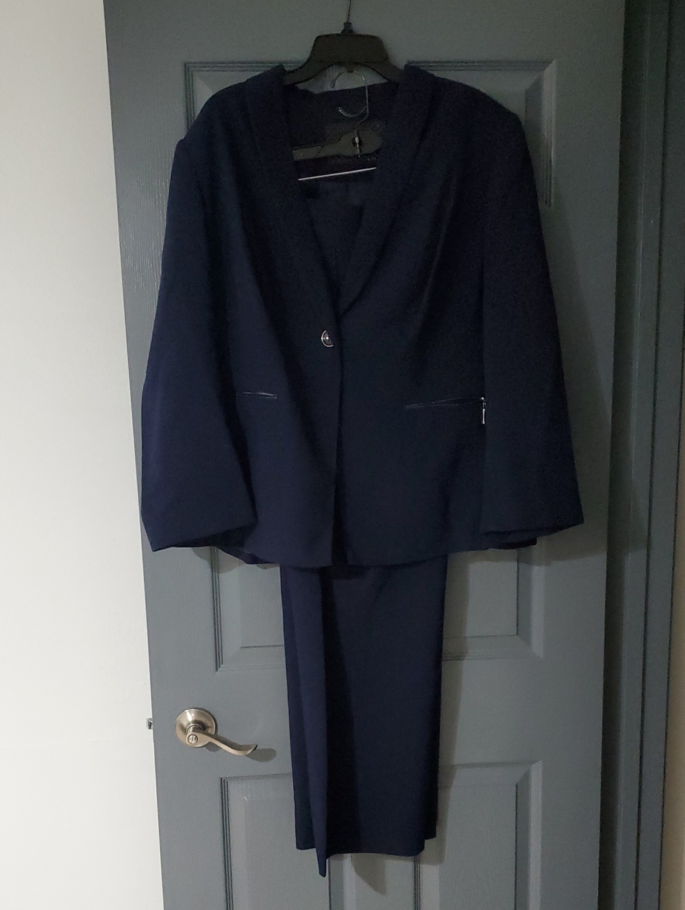 Navy Women's Two-Piece Suit Jacket and Pants